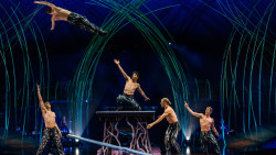Frederik blev spottet af Cirque du Soleil: Nu optræder han med artister i verdensklasse
