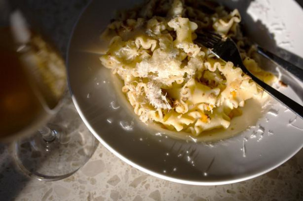 Halvhemmelig kælder-restaurant på Nørrebro laver helt fabelagtig pasta